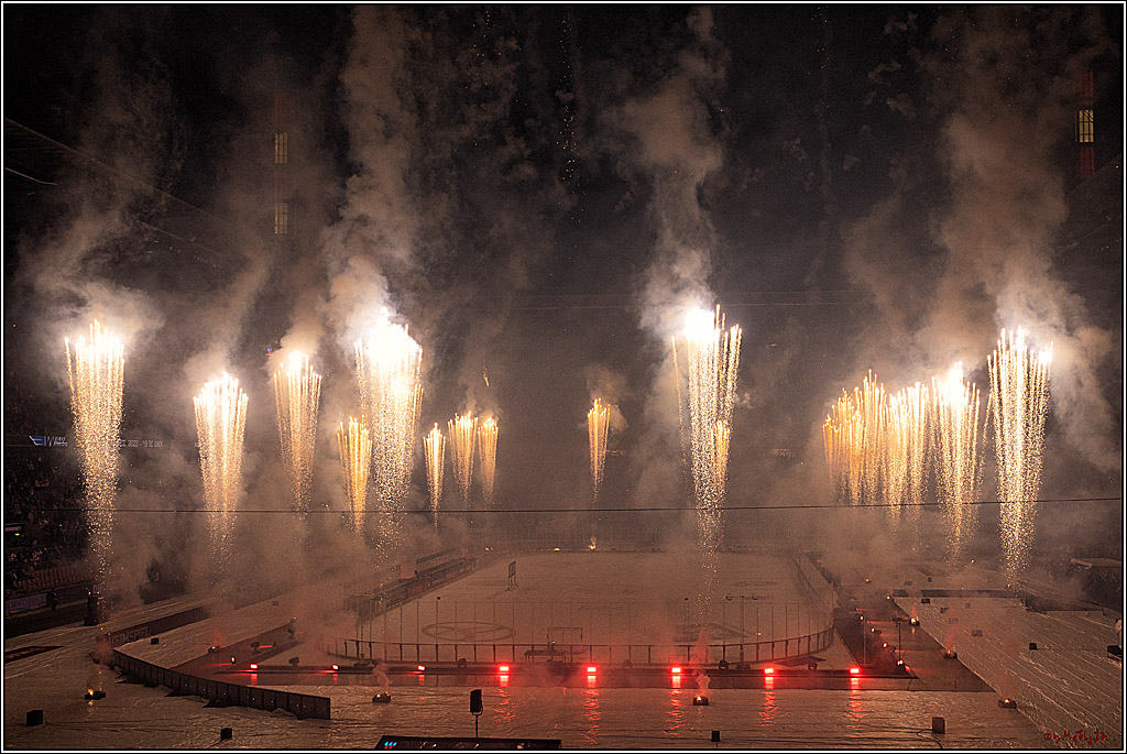 PENNY DEL WINTER GAME;  Kölner Haie - Adler Mannheim; Köln, 03.12.2022